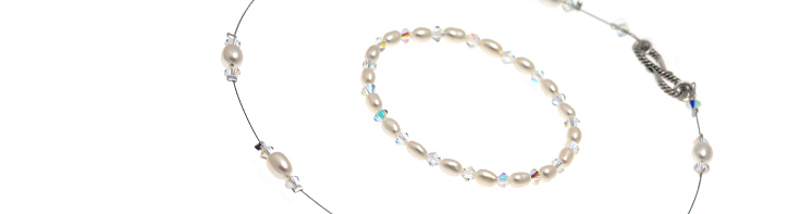 Pearl Necklace and Bangle Set