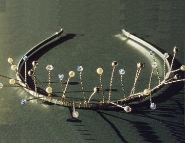 Organic style bridal tiara with diamante, pearly beads and silver plated beads.