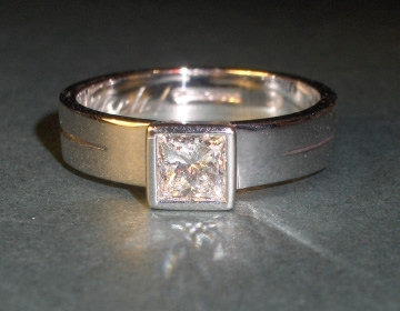 Bespoke diamond and white gold engagment ring