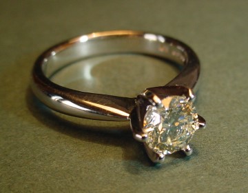 Classic platinum engagement ring with 0.65cts solitaire 