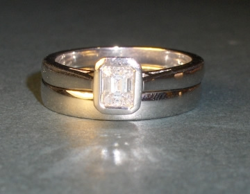 Bespoke ladies fitted platinum wedding ring