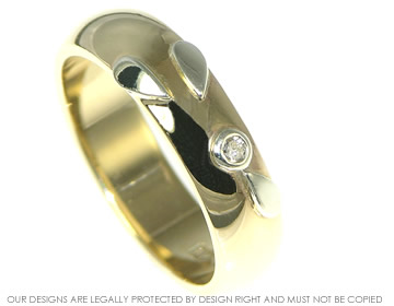 He loves me not, he loves me' 9ct white and yellow gold ring.