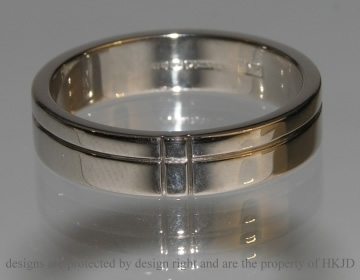 18ct white gold wedding ring with engraved lines