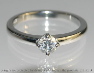 Platinum and 0.33cts G VS diamond engagement ring