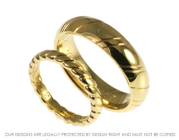 Pair of 18ct yellow gold wedding rings