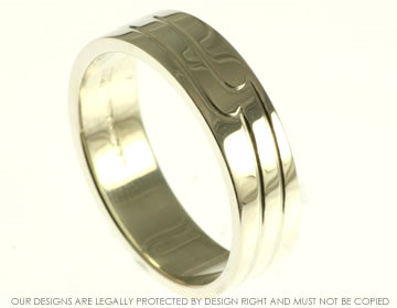 9ct white gold wedding ring. 