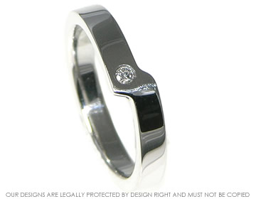 Bespoke ladies 9ct white gold fitted wedding ring. 