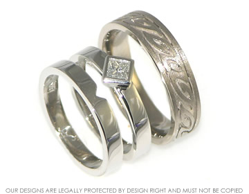 Platinum ladies fitted wedding ring.