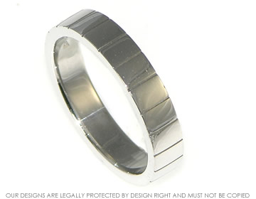 Bespoke 18ct white gold ring with engraved lines