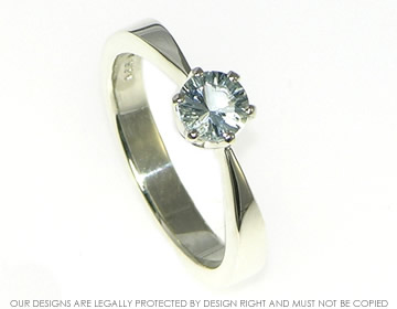 9ct white gold engagement ring with 0.42ct aquamarine 