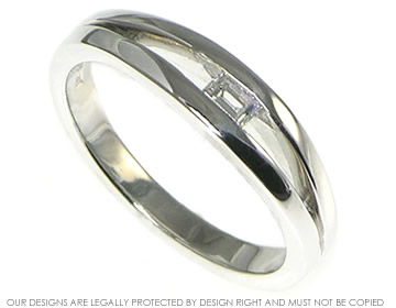 18ct white gold ring with 0.13cts H SI recycled baguette diamond