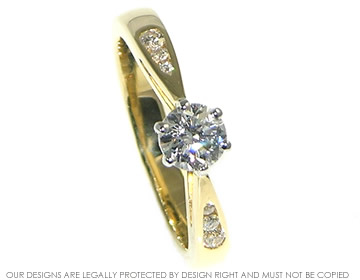 Bespoke 18ct yellow gold engagement ring with D VS2 0.52ct central diamond