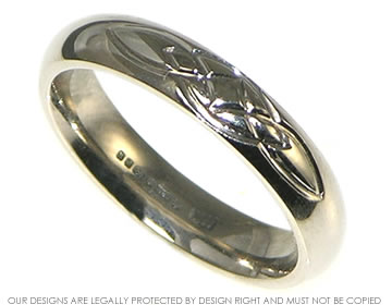 Bespoke 18ct white gold ladies wedding ring