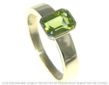 Alex's 9ct yellow gold and peridot dress ring