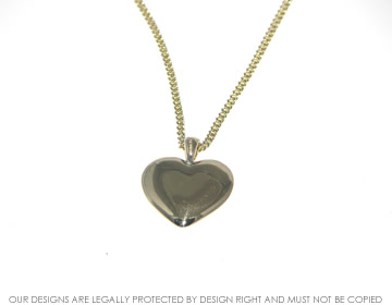 9ct yellow gold heart shaped pendant 