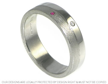 Platinum wedding ring with constrasting finishes for a unique look