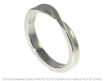 Fitted twist style wedding ring in palladium