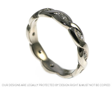 Lynda wanted a beautiful celtic inspired wedding ring