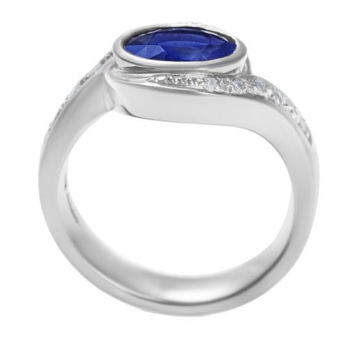 Platinum engagement ring with 1.44ct blue sapphire and diamonds ...