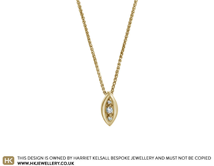 9ct yellow gold diamond pendant