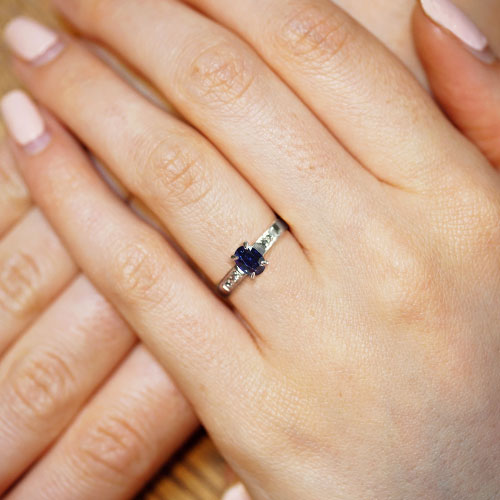 8425-1-09ct-colour-change-sapphire-recycled-diamond-and-18ct-white-gold-engagement-ring_5.jpg