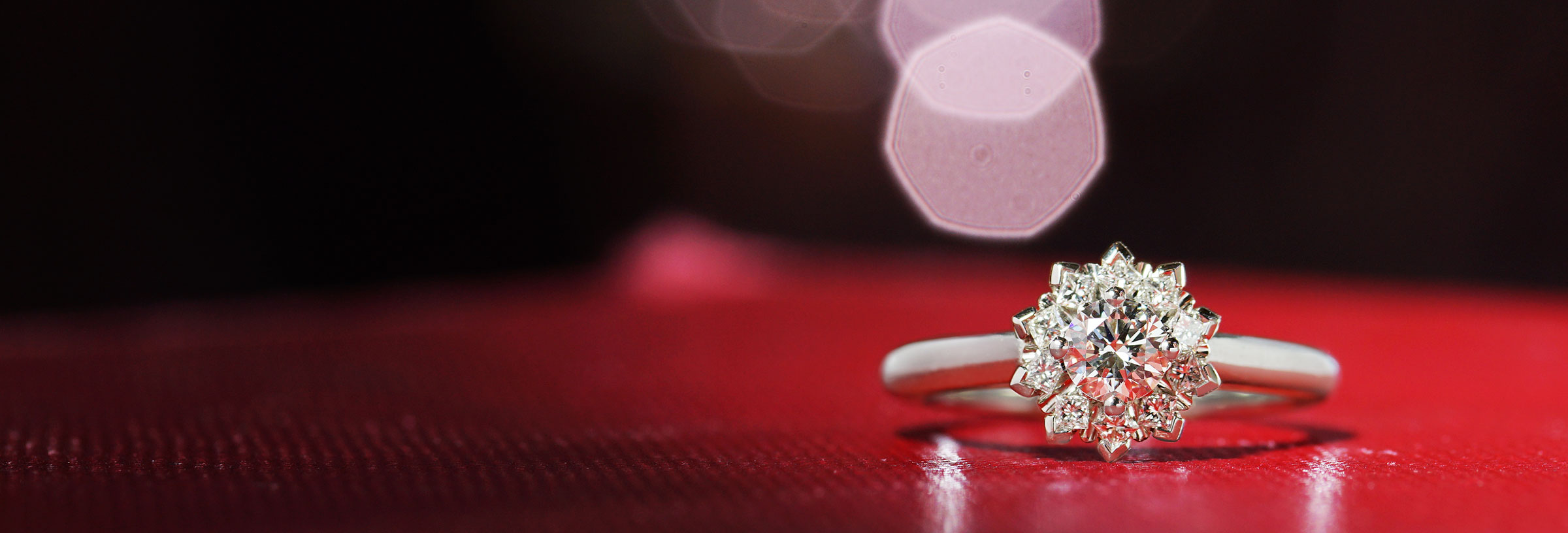 palladium-engagement-ring-with-cluster-halo-design
