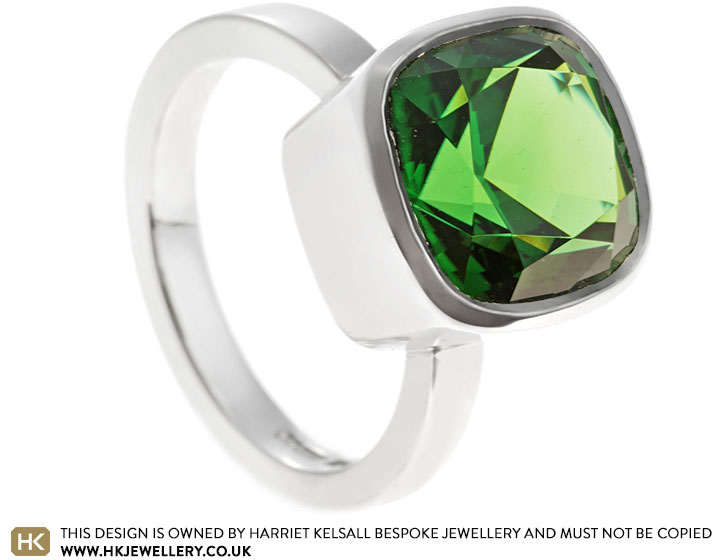 Charlotte’s 6.69ct Namibian chrome tourmaline ring