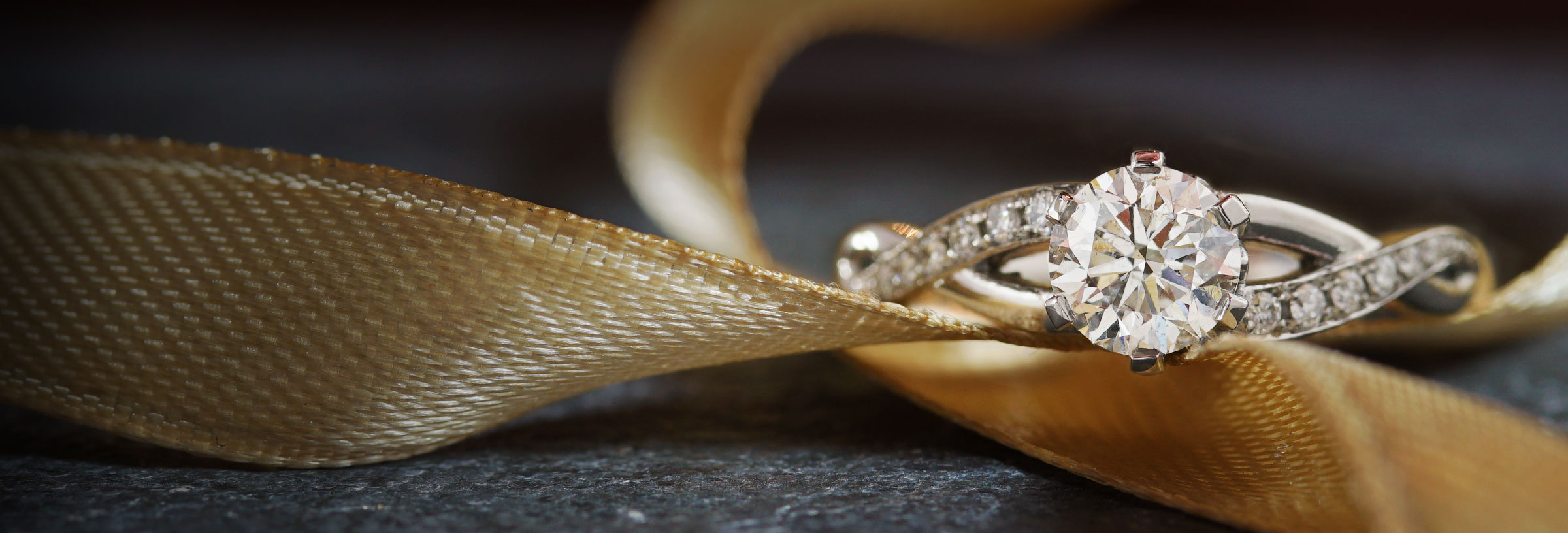 platinum-and-diamond-delicate-twist-set-engagement-ring