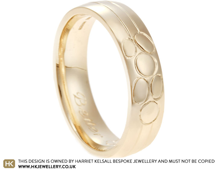 Richard's 9ct Yellow Gold Engraved Wedding Band