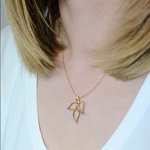 fairtrade-9-carat-yellow-gold-autumn-paisley-pendant-4960_3.jpg