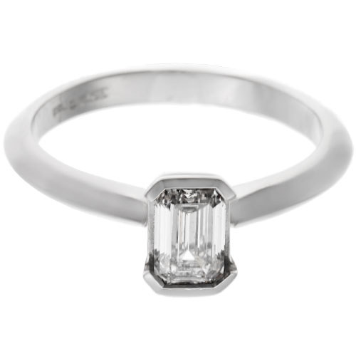19034-platinum-and-emerald-cut-diamond-engagement-ring_6.jpg