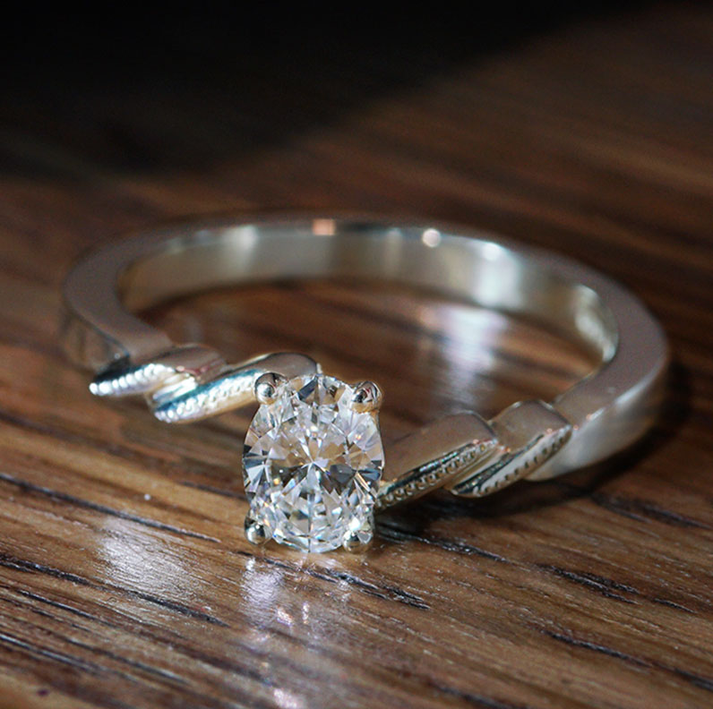 17344-fairtrade-9-carat-white-gold--oval-cut-diamond-engagement-ring_9.jpg