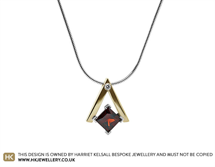20109-yellow-gold-and-silver-garnet-and-diamond-pendant_2.jpg