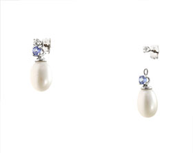22622-white-gold-earrings-with-pearl-and-sapphires_1.jpg