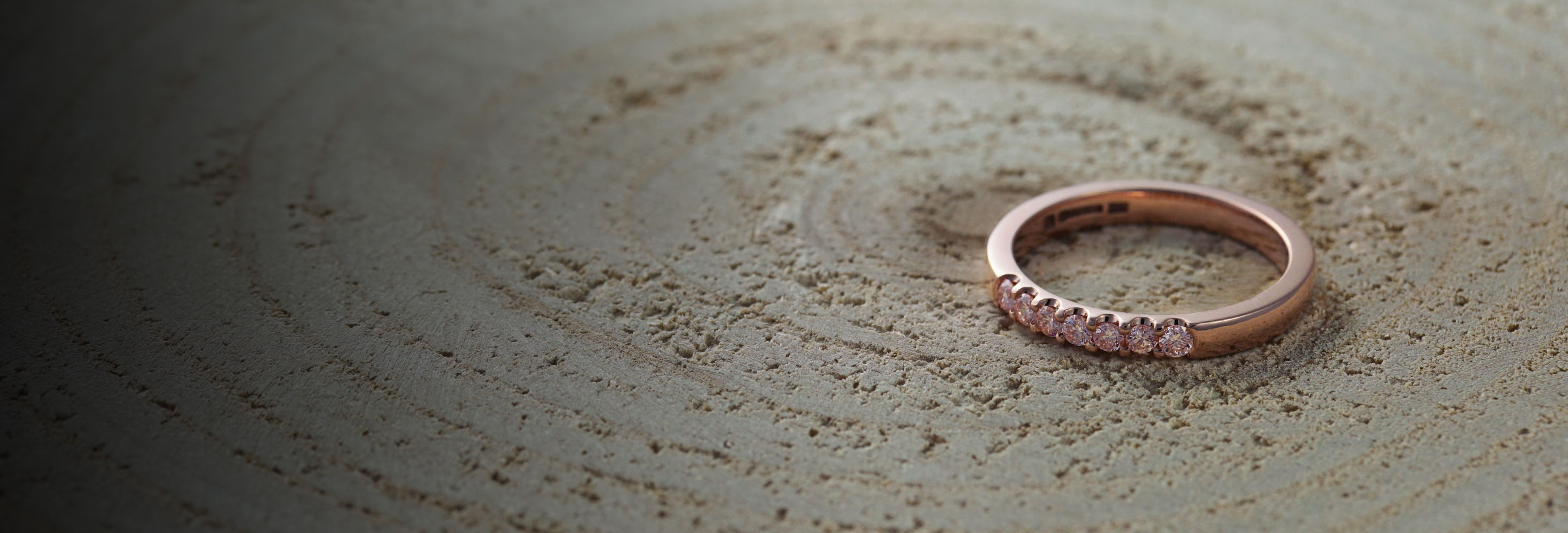 rose-gold-eternity-ring-with-laboratory-grown-pink-peach-diamonds