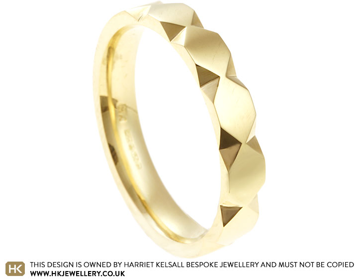 Valentin's 18ct Yellow Gold Hexagon Detailed Wedding Ring