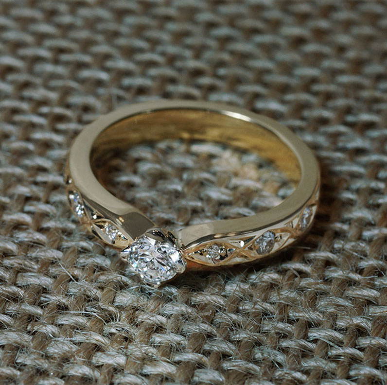 23043-yellow-gold-and-platinum-diamond-engagement-ring_9.jpg