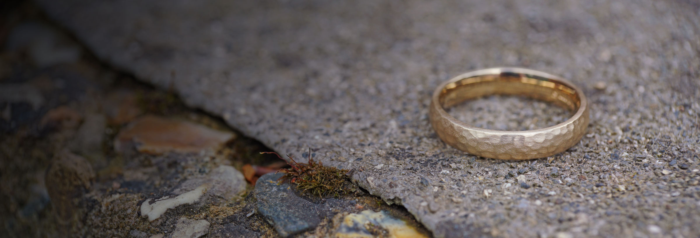 The Edisto | 3mm & 4mm Women's Hammered Yellow Gold Wedding Band | Rustic and Main