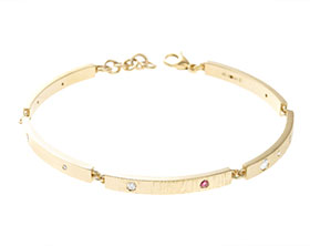 24099-yellow-gold-bracelet-with-diamonds-and-ruby-and-mixed-finishes_1.jpg