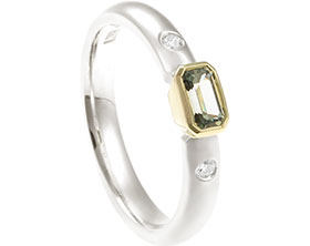 24067-white-gold-green-sapphire-and-diamond-eternity-ring-with-yellow-gold-setting_1.jpg
