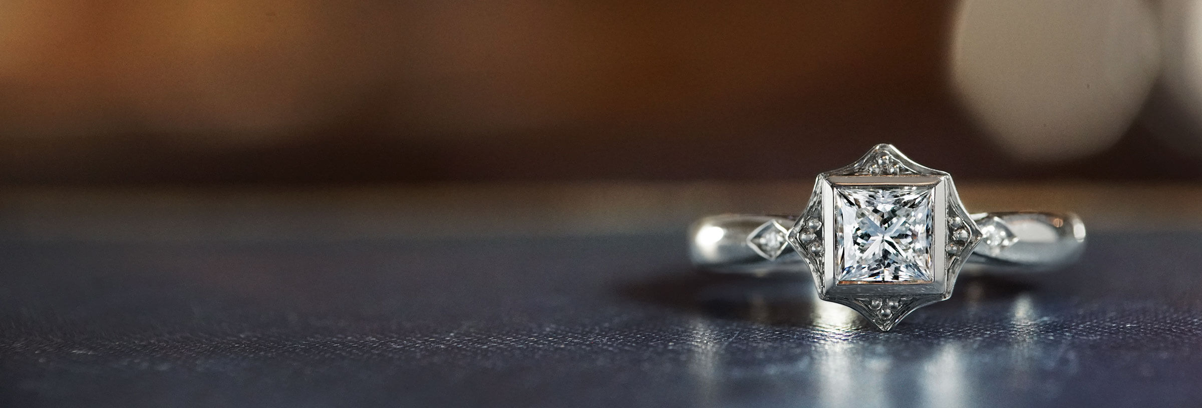 Aura princess-cut diamond ring | De Beers UK