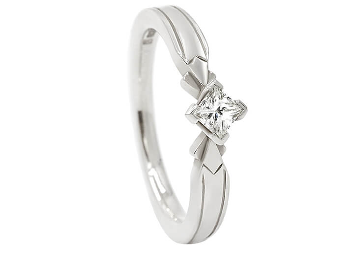 Princess Cut Diamond in Art Deco Design