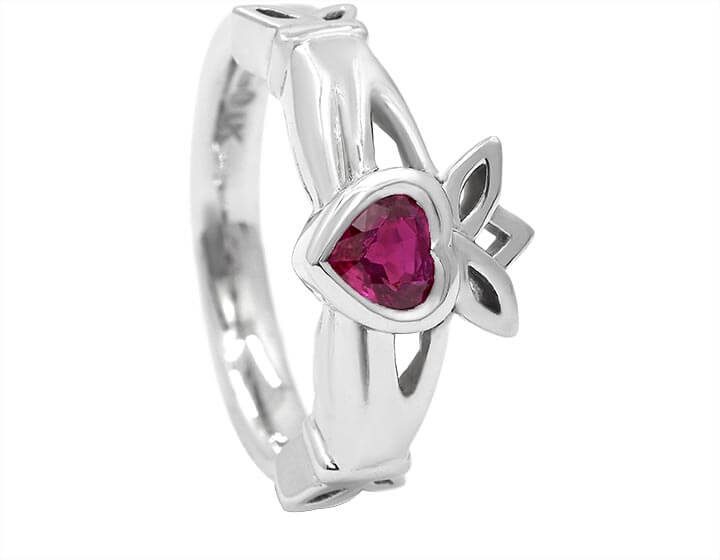 A Modern Take On a Claddagh Style