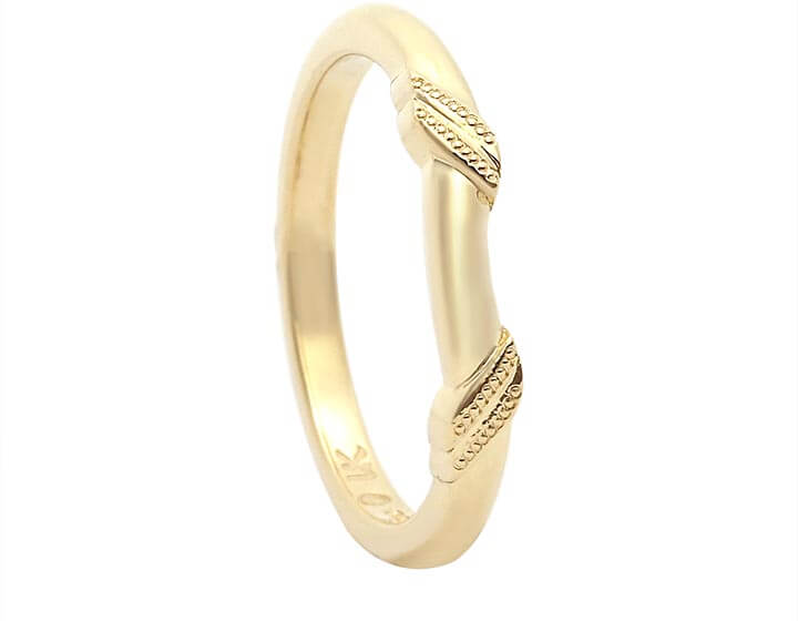 Emma's 9ct Yellow Gold Fitted Twist Wedding Ring