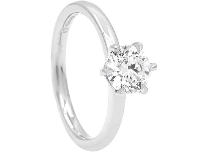 Dominique's Classic Diamond Solitaire