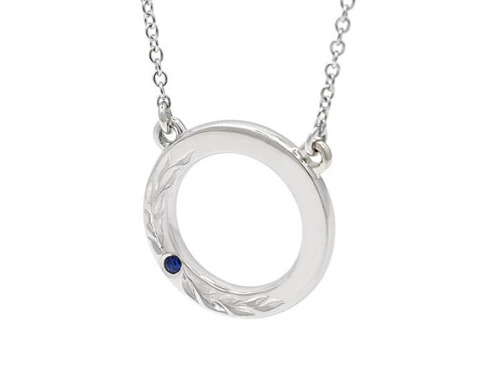 Hand Engraved Vine Sapphire and White Gold Pendant