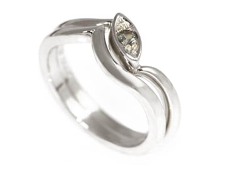 Rebecca's 9ct white gold fitted wedding ring