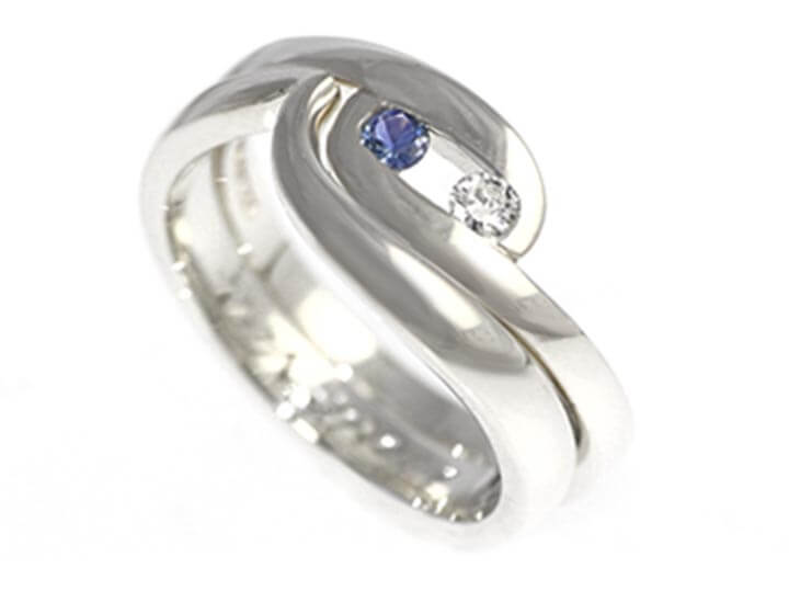 Louise's white gold fitted wedding ring