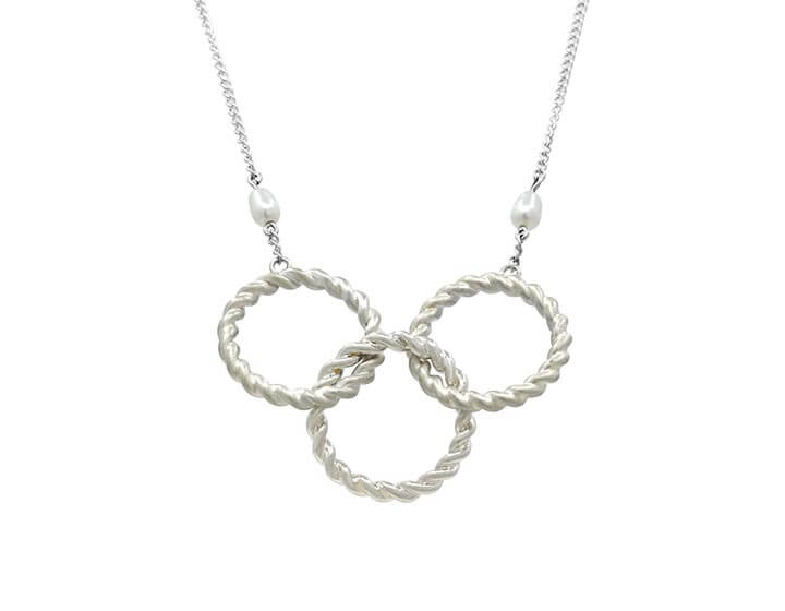Grainne's Linked Circle Pendant with Pearls