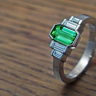 Emerald hot sale rings uk